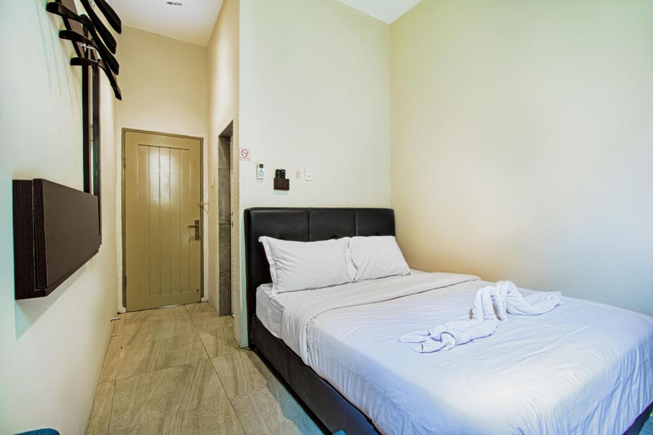 Vosstel Guest House Medan Exterior foto